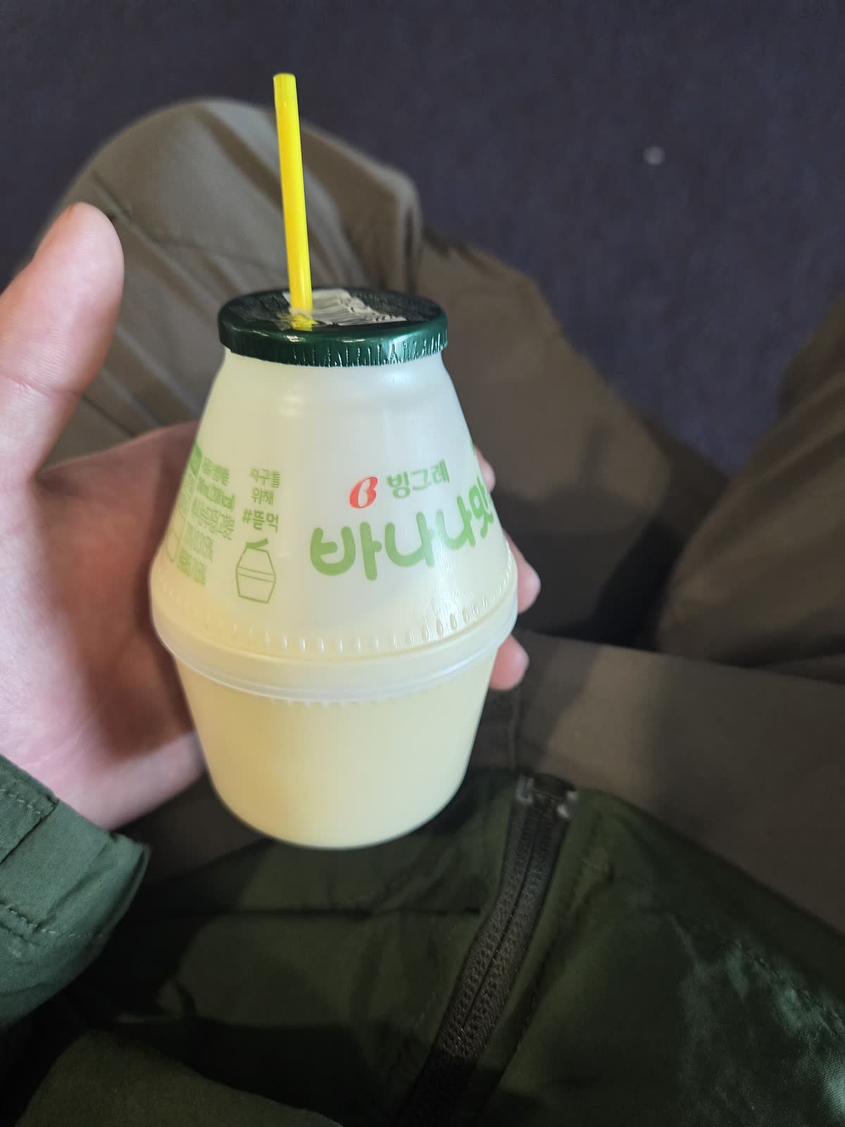 仁川空港の売店で買った名物のバナナミルク